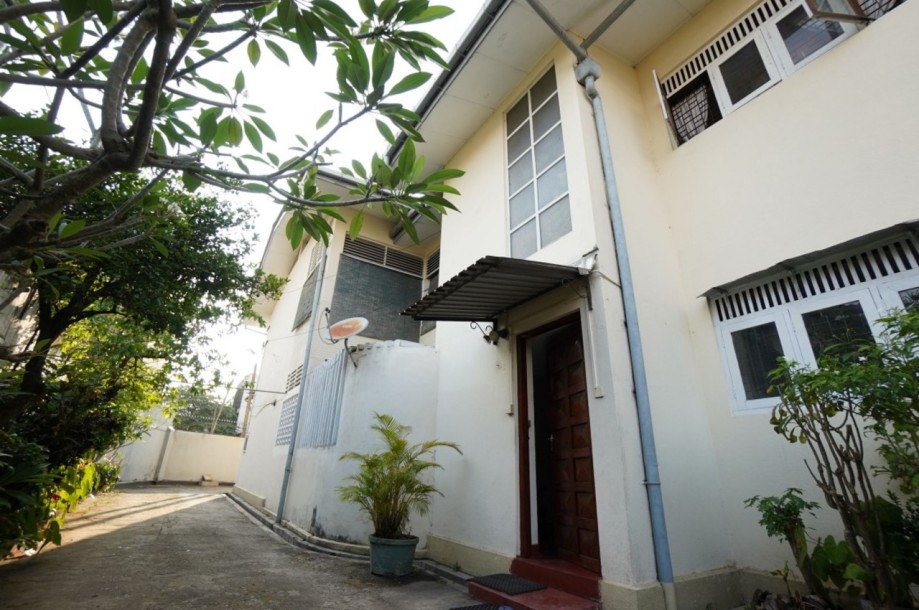 Colonial House for Sale in Colombo 6-1