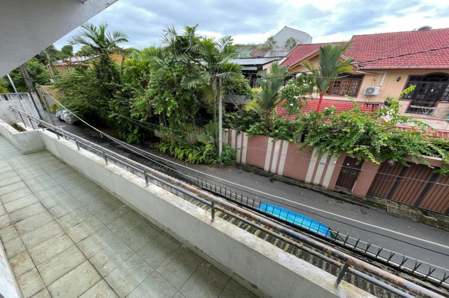 House For Sale in Colombo 5!-1