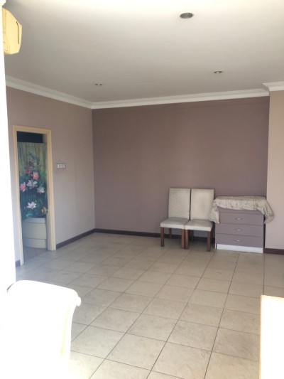 Hyde Park Apartment for Sale-5