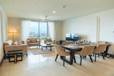 Tastefully furnished prime grand rental