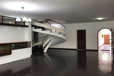 House for Rent in Bullers lane , Colombo 7