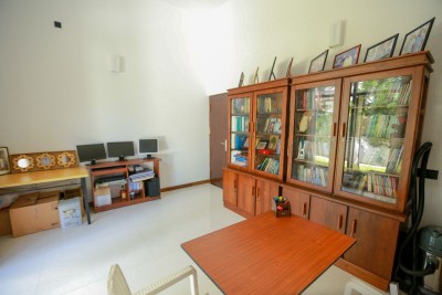 Modern architecturally designed luxury house in Nugegoda-9