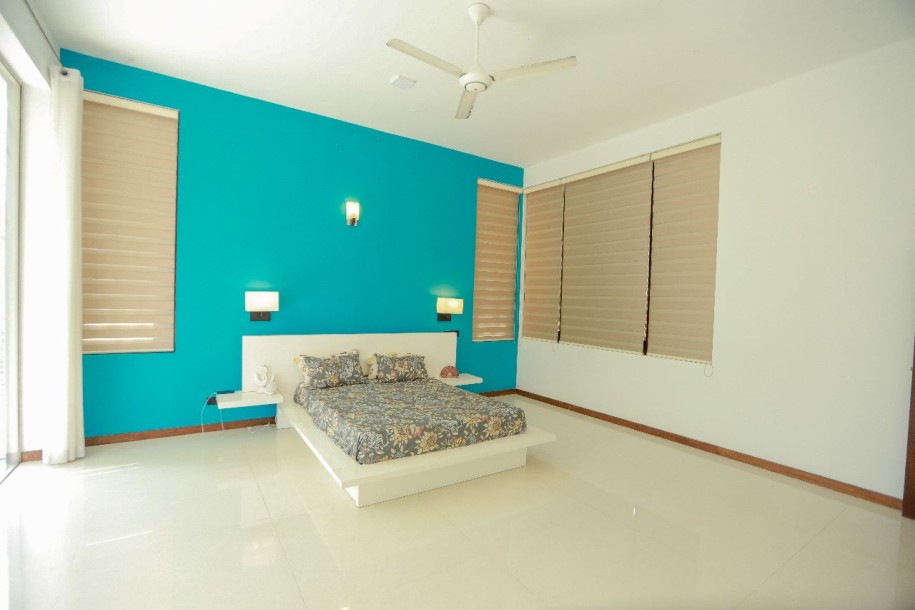 Modern architecturally designed luxury house in Nugegoda-5