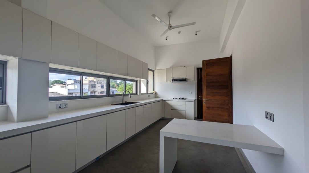 Penthouse for Rent in Colombo 6-5