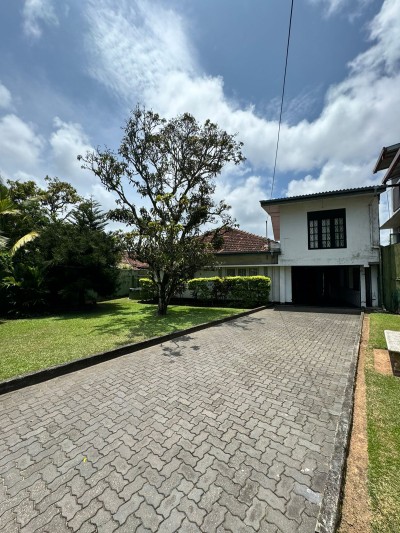 Colonial 5 Bedroom House for Sale in Nugegoda