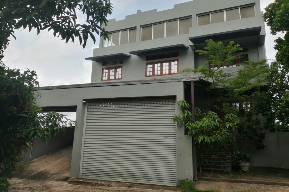 A Stunning Residential Property in Malabe!-1