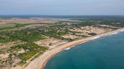 Beach Side Land for sale in Arugambay
