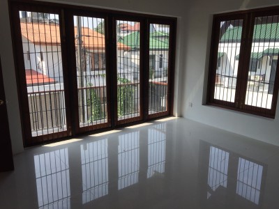 Luxury Brand New House for Rent in a Picturesque Lakeside "-2