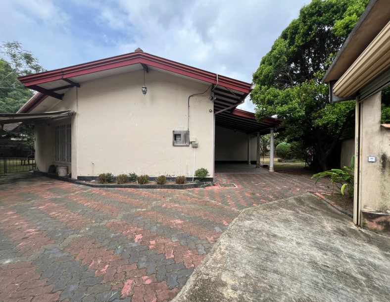 SEMI FURNISHED HIGH RESIDENTIAL AREA HOUSE FOR RENT IN NUGEGODA-9