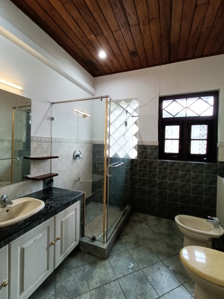 House for Sale in Thalahena Malabe - Highly Residential Area-9