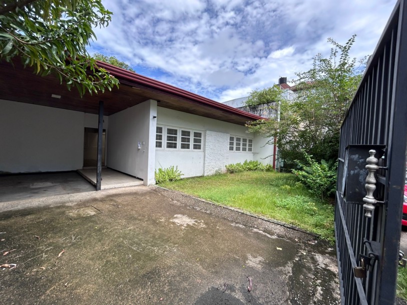 Land & House for Sale in Colombo 05 , Off Jawatta Road-1