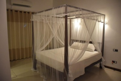 02 storey luxury house in Makuluwa,Galle for sale.-3