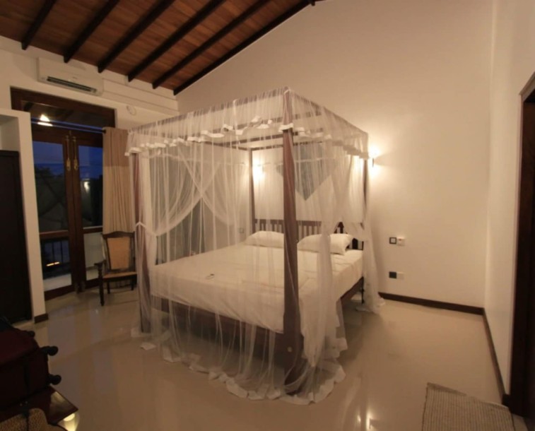 02 storey luxury house in Makuluwa,Galle for sale.-2