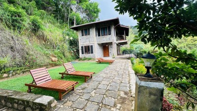 Exclusive 4-Bedroom Estate with Scenic Views and Private Riverfront🌳🏡-8