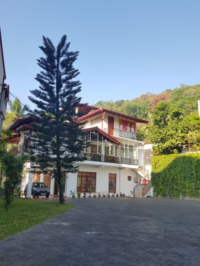 Modern 3 story Guest House with running business For Sale In Peradeniya,
