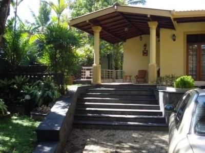 An Elegant House with Pool for Sale