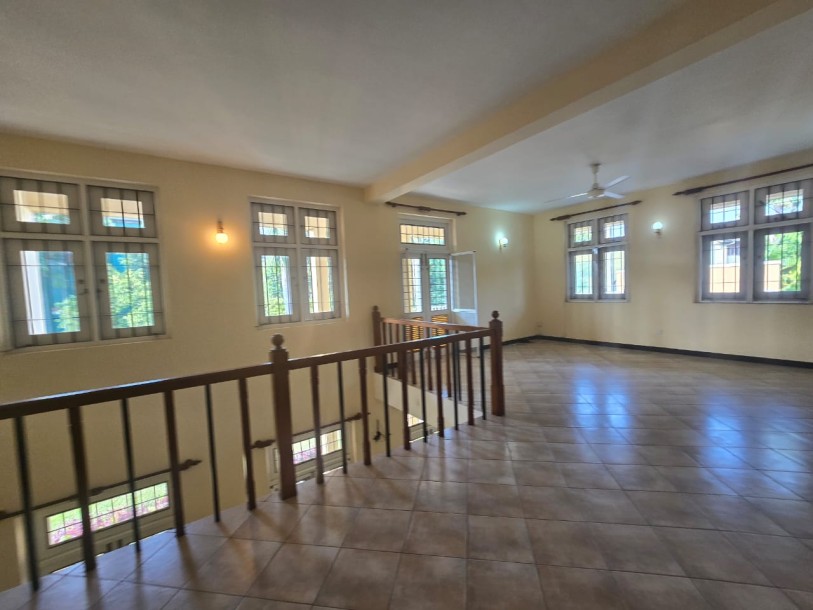 🏡 Luxurious 5-Bedroom House with Pool for Sale in Battaramulla | LKR 160M (Negotiable) 🌿-6