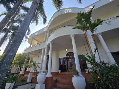 🏡 Majestic 5-Bedroom House for Sale in Hunupitiya, Wattala