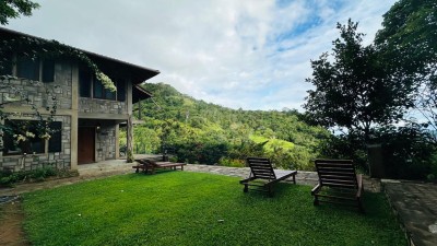 Exclusive 4-Bedroom Estate with Scenic Views and Private Riverfront🌳🏡-7