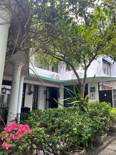 Well built HOUSE FOR SALE off Saranankara Road-2