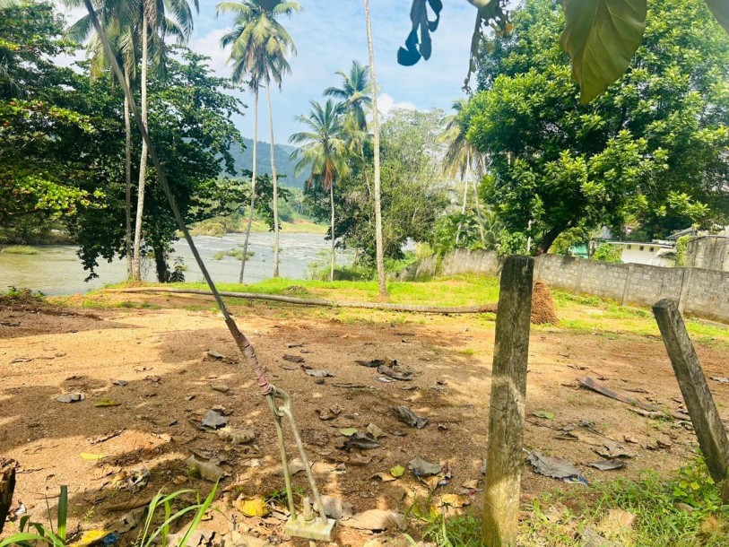 Land for Sale in Pinnawela-1