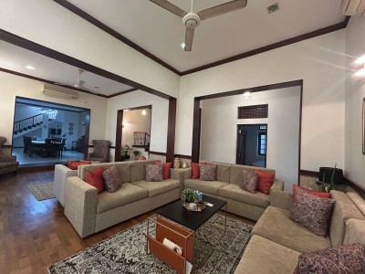 Spacious House for Sale in Colombo 07-3