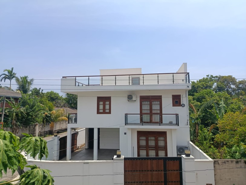 Luxury Fully Furnished House for Sale in Battaramulla-1