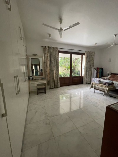 Modern house for sale in Col 6-2