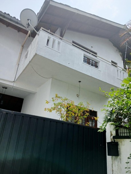 House for sale in Thalawathugoda-1