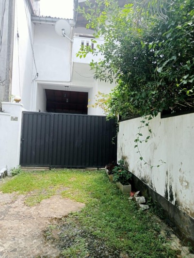 House for sale in Thalawathugoda-9