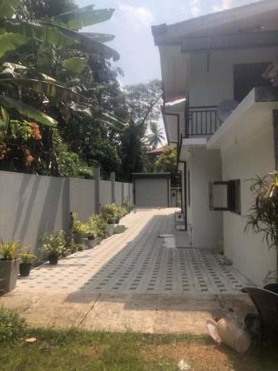 Spacious Modern Home with Scenic Views and Bonus Warehouse Space in Hokandara-3