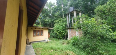 Spacious 6-Room House for Sale in Dompe-5