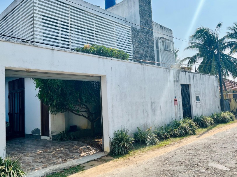 Stunning 3 bedroom House for Sale in Moratuwa | 59 million-1
