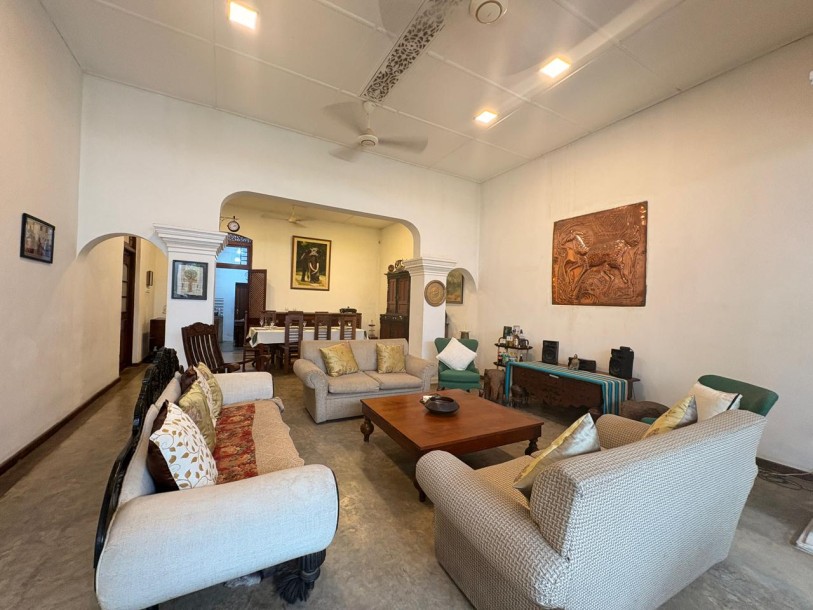 House For Sale in Colombo 4 (Bambalapitiya)-1
