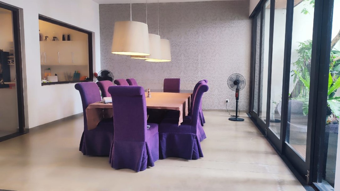 House with a Pool for Rent in Colombo 5-7