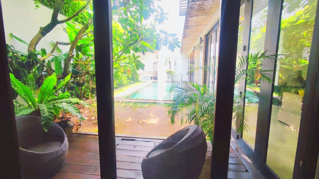 House with a Pool for Rent in Colombo 5-5