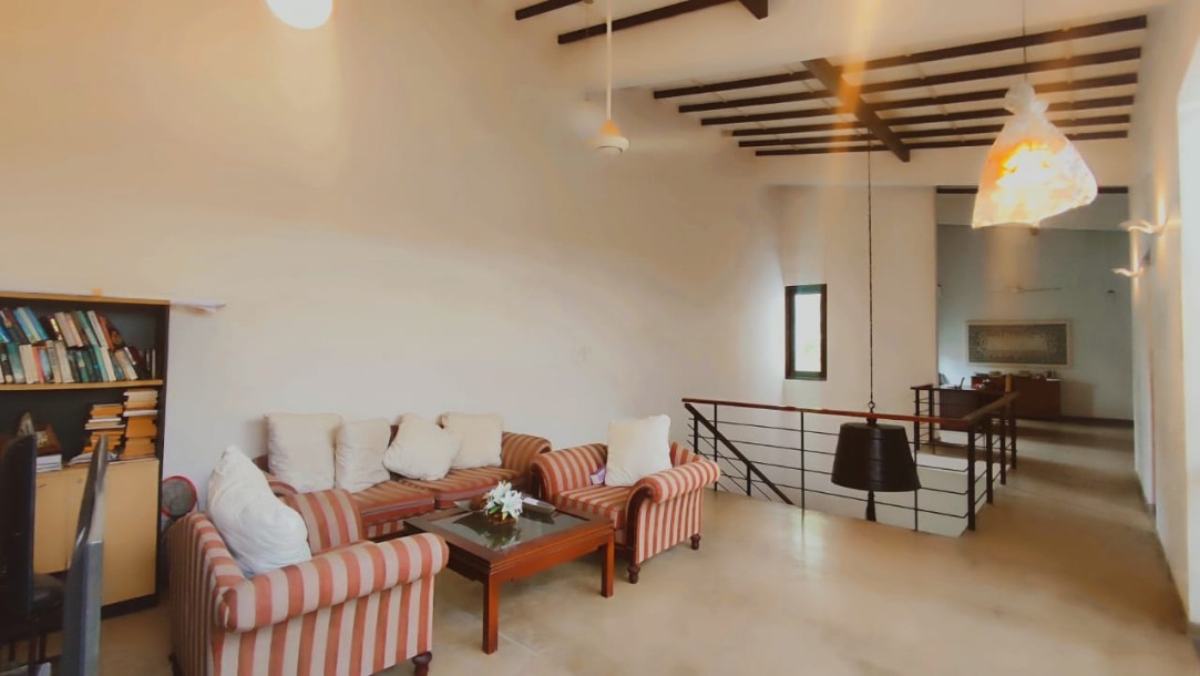 House with a Pool for Rent in Colombo 5-4