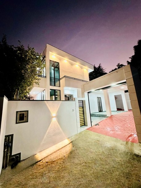 🏡 Brand New Two-Story Luxury Home in Malabe (Kahanthota Junction) 🏡-1