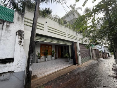 🏡 Spacious 6-Bedroom Home with Pool in Kohuwala-6