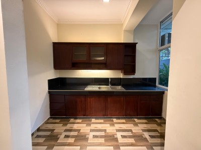 🏡 Spacious 6-Bedroom Home with Pool in Kohuwala-3