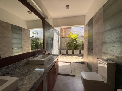 House with a Pool for Rent in Colombo 5-10