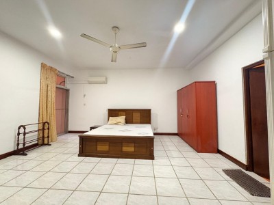 Apartment For Sale at Queens Court, Colombo 3-5