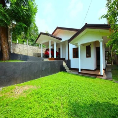 House for Sale in Athurugiriya