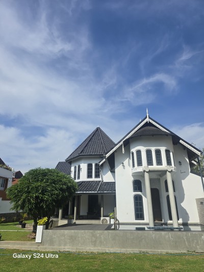 Extravagant British colonial villa for sale in NEGOMBO