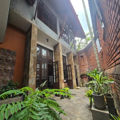 Elegant 5 Bedroom House for Sale in Mahara, Kandy Road | 85 Million LKR
