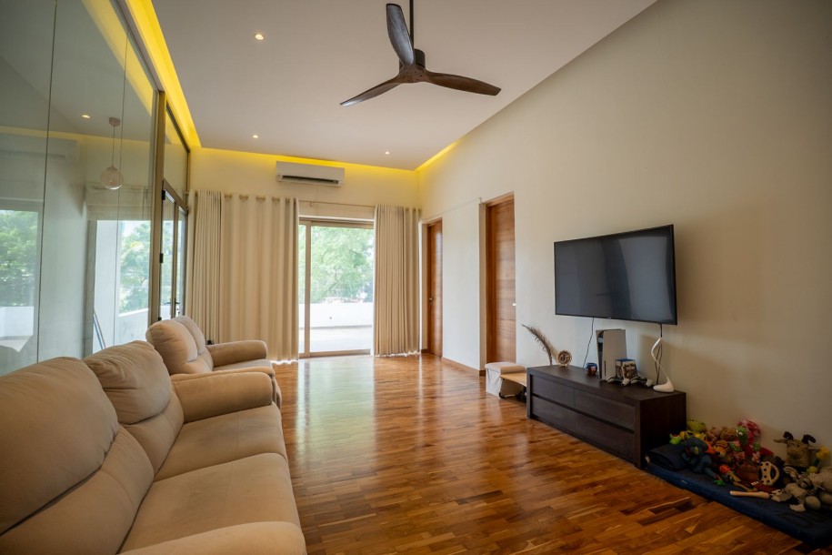 Prestigious 4 Bedroom House in Colombo 06 | LKR 250 Million-5