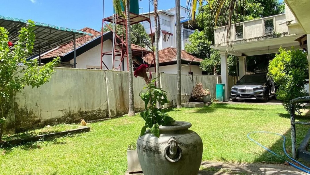 Old House with land for Sale at - Skelton Road, Colombo-05-1