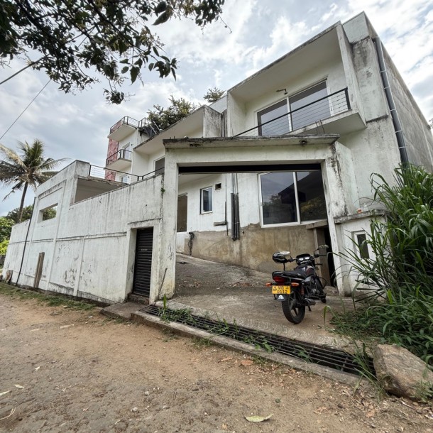 Luxury Villa with 4 Separate Apartments – For Sale-1