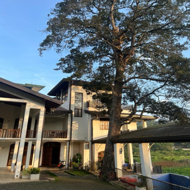 Massive House for Sale in Kandy-1