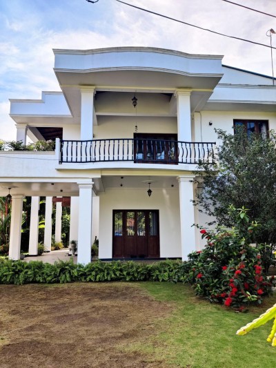 Luxury house with furniture and commercial buildings for sale in Alawwa-2